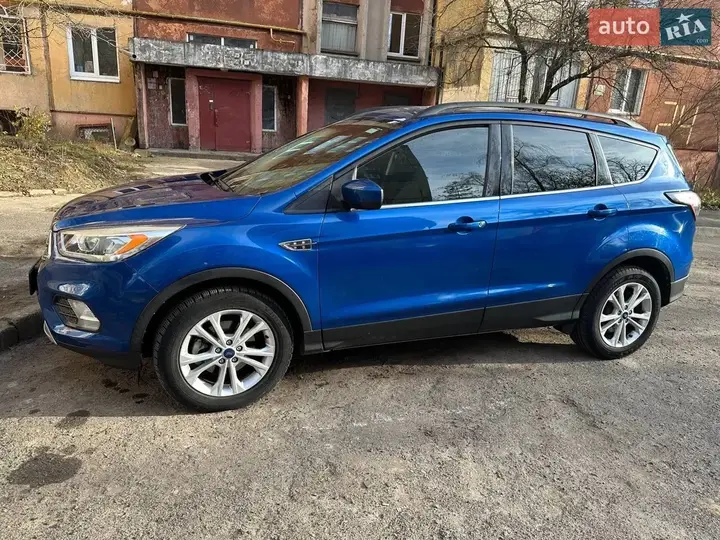 Ford Escape 2018 photo 2