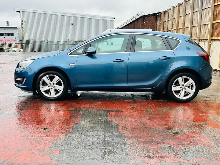 Vauxhall Astra 2015 photo 5