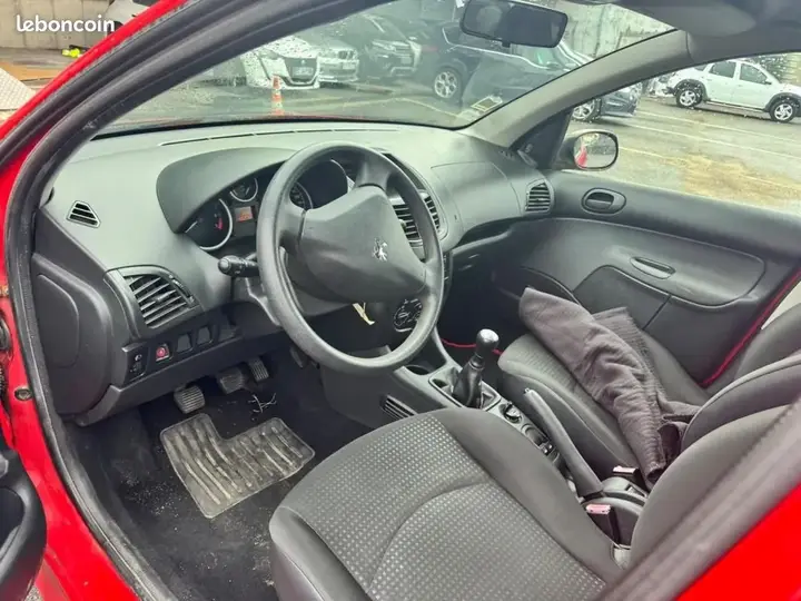 Peugeot 206 2010 photo 5