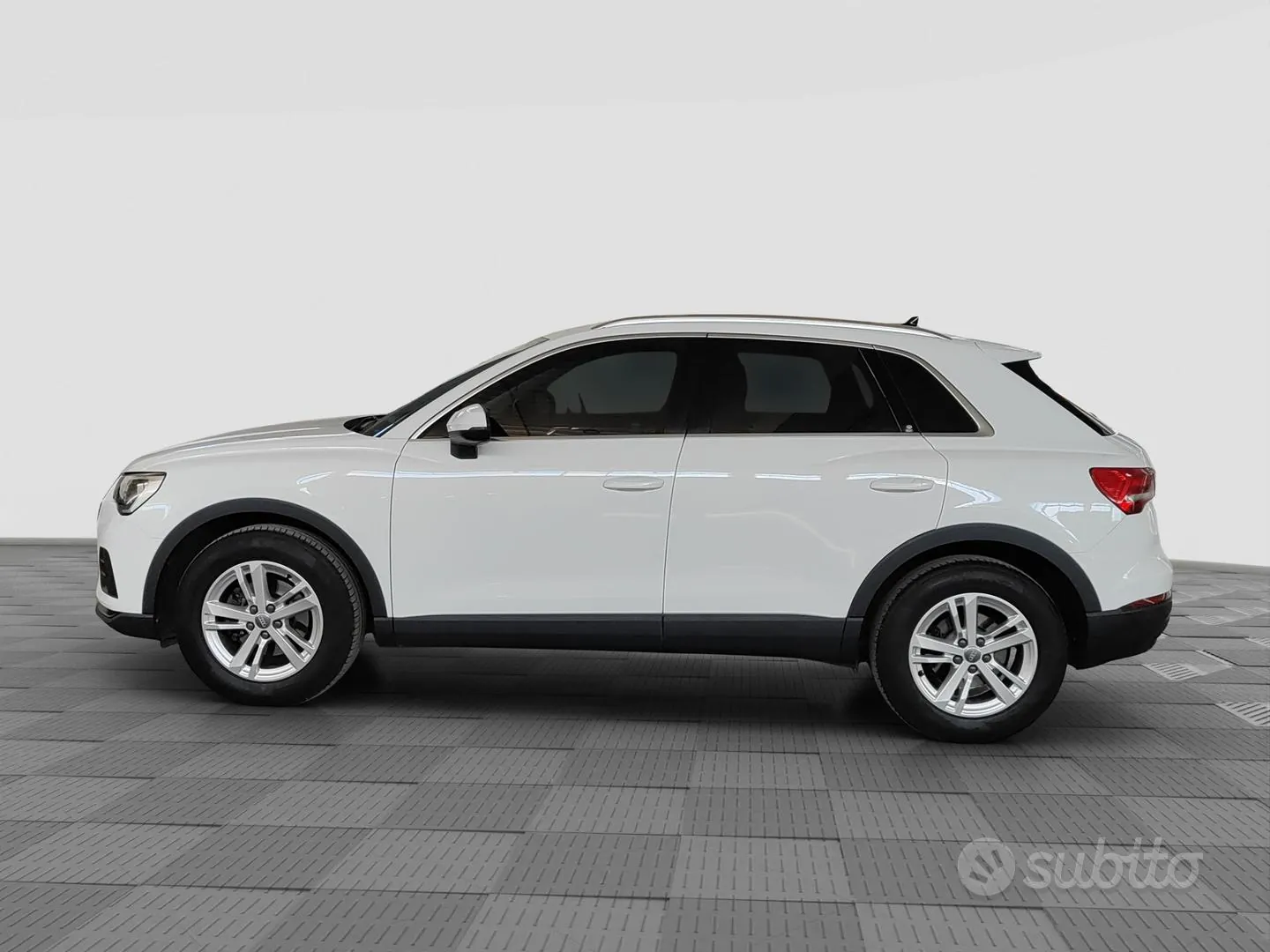 Audi Q3 2019 photo 2
