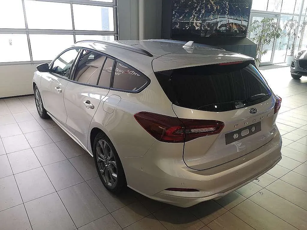 Ford Focus 2024 photo 2
