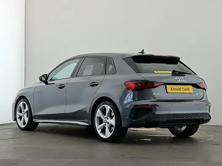 Audi A3 2023 photo 2