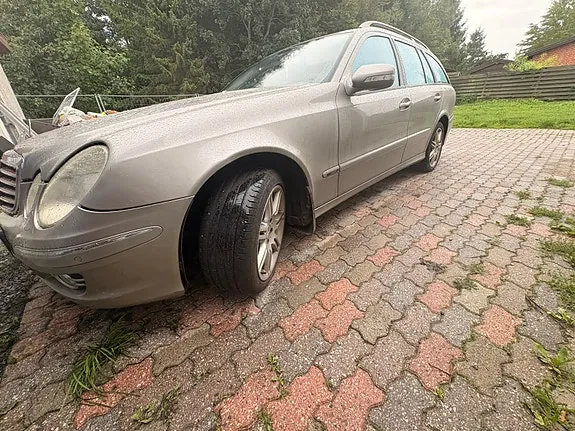 Mercedes-Benz E320 2006 photo 3