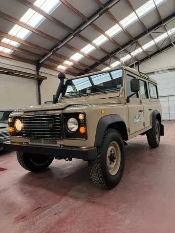 Land Rover Defender