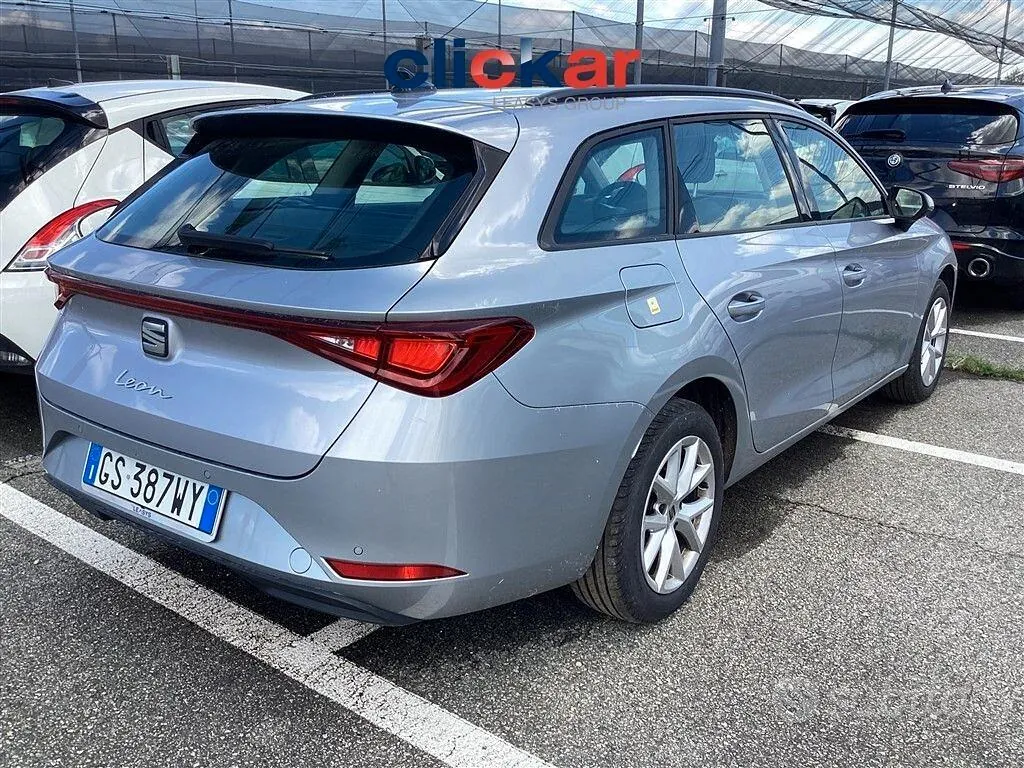 Seat Leon 2024 photo 2