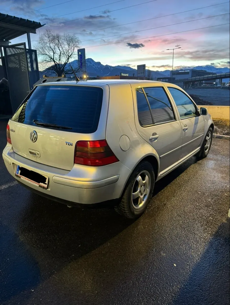 Volkswagen Golf 2001 photo 2