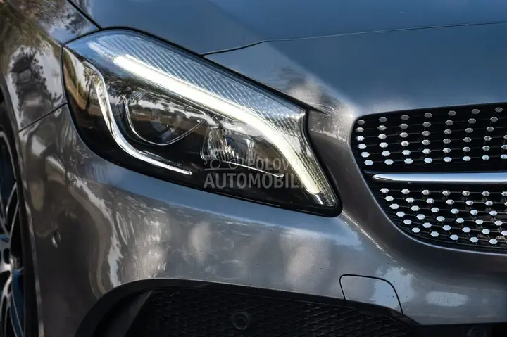 Mercedes-Benz A 180 2015 photo 5