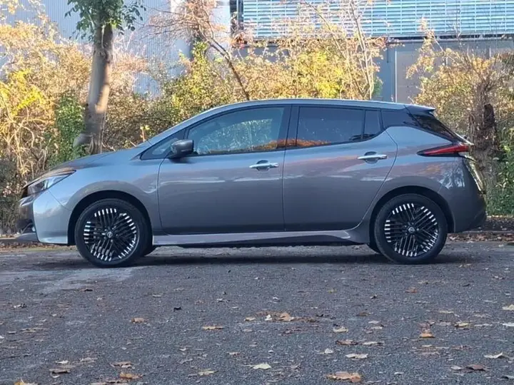 Nissan Leaf 2023 photo 4