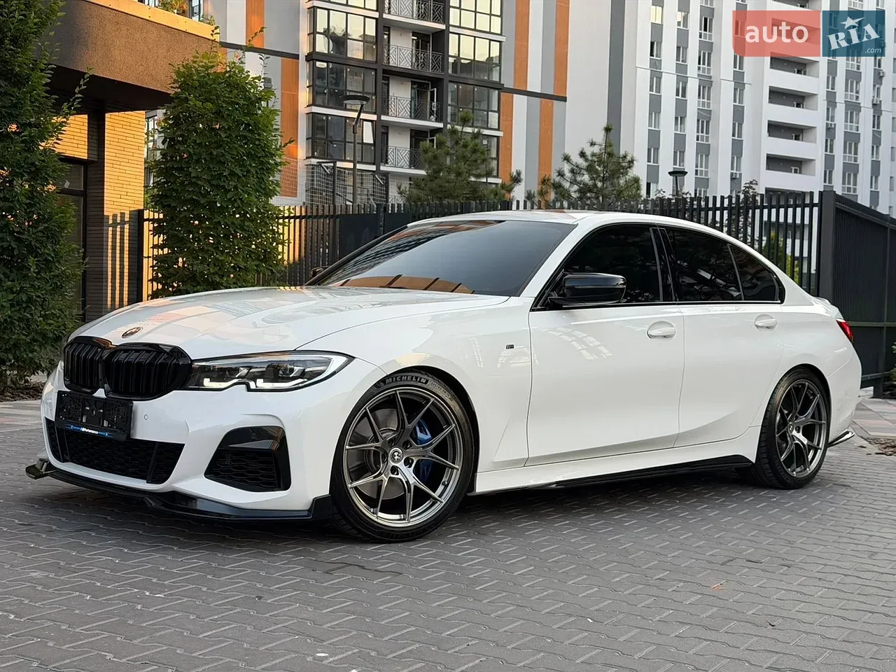 BMW 3 Series 2020 photo 2