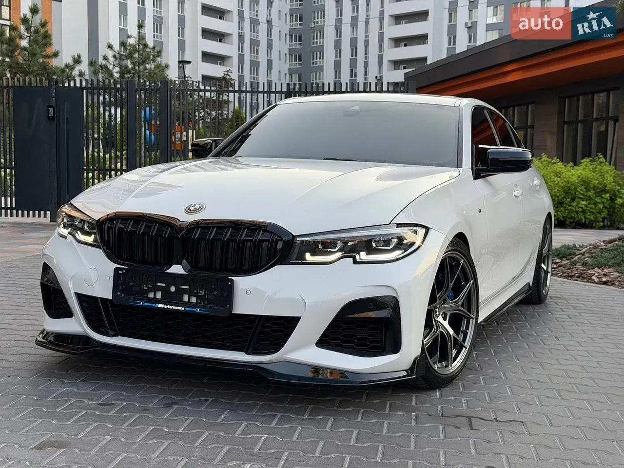 BMW 3 Series 2020 photo 3