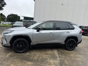 Toyota Rav4 2025 photo 4