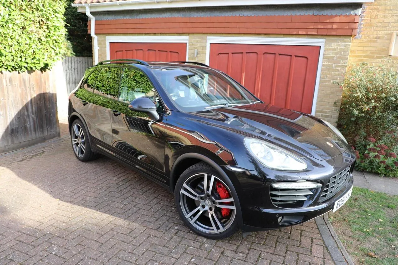 Porsche Cayenne Turbo 2011 photo 5