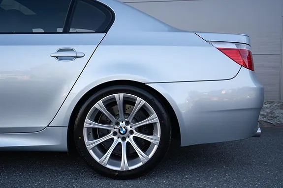 BMW M5 2006 photo 5