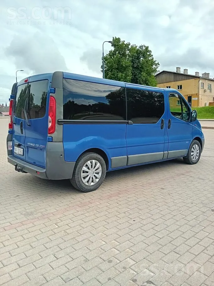 Opel Vivaro 2011 photo 5