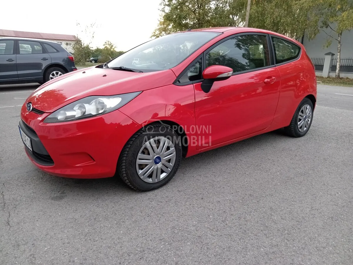 Ford Fiesta 2012 photo 2