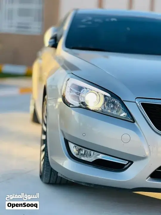 Kia Cadenza 2012 photo 4