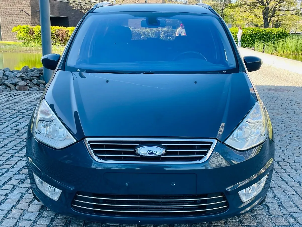 Ford Galaxy 2011 photo 3