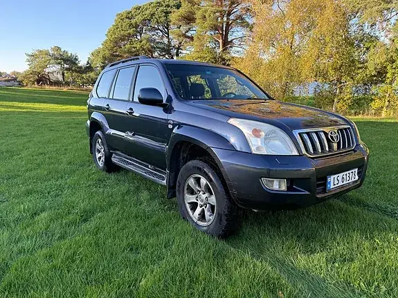 Toyota Land Cruiser 2004 photo 2