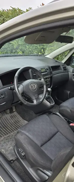 Toyota Corolla Verso 2003 photo 3