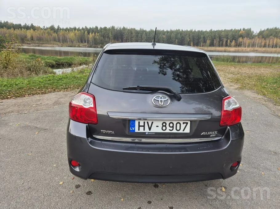 Toyota Auris 2012 photo 4