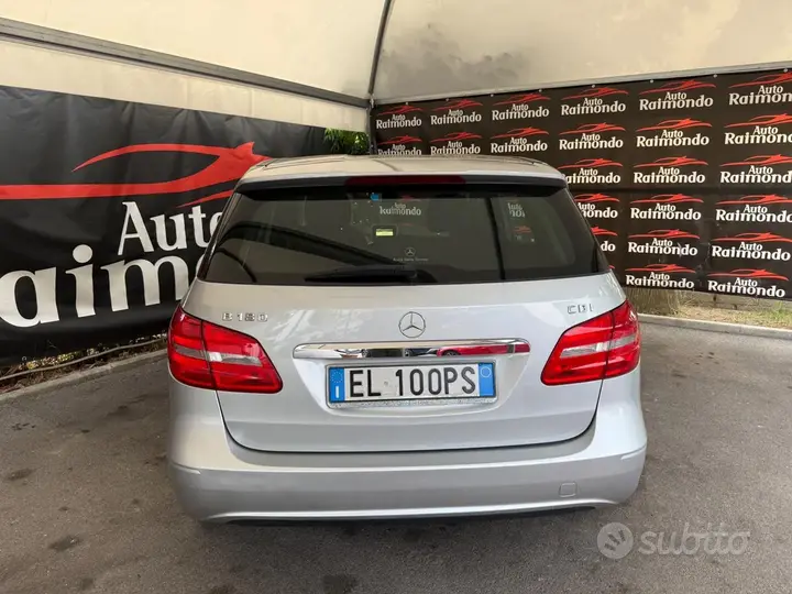 Mercedes-Benz B 180 2012 photo 5