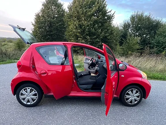 Toyota Aygo 2008 photo 2
