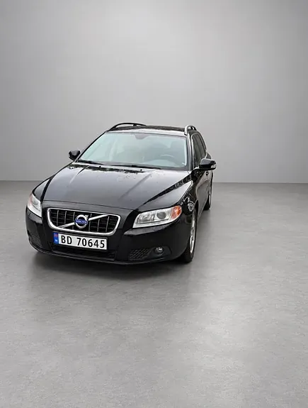 Volvo V70 2011 photo 2