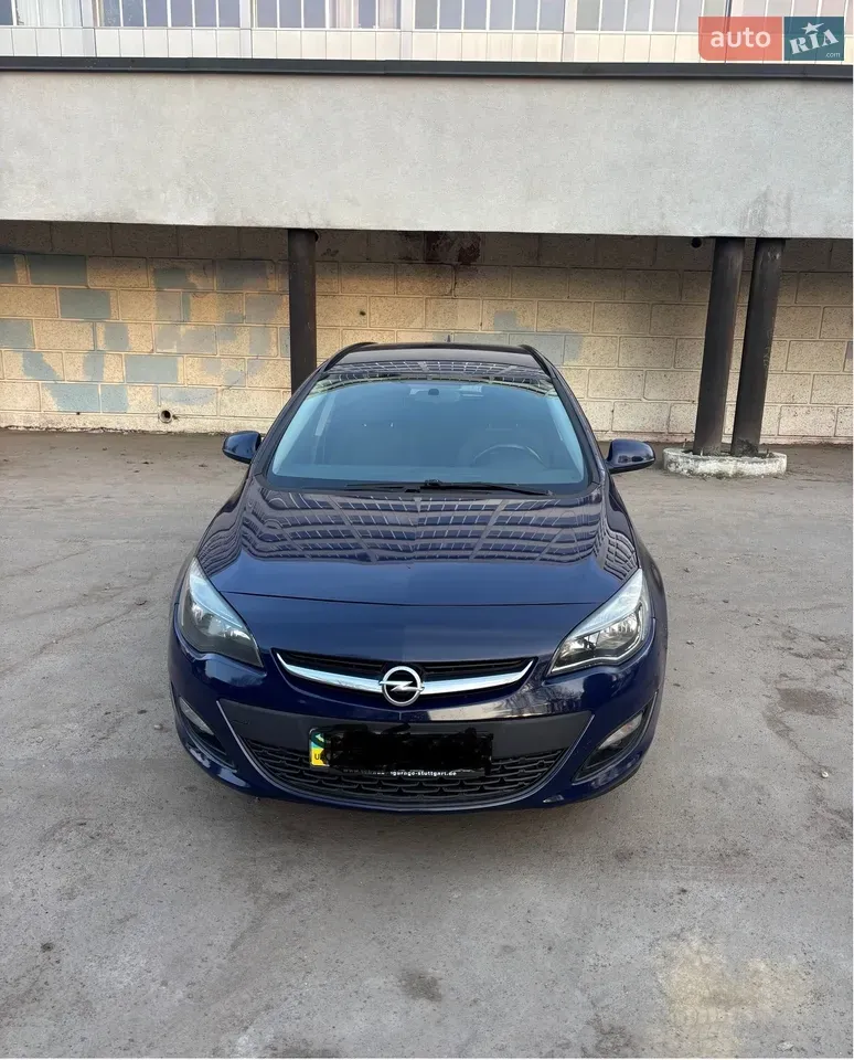 Opel Astra 2014 photo 2