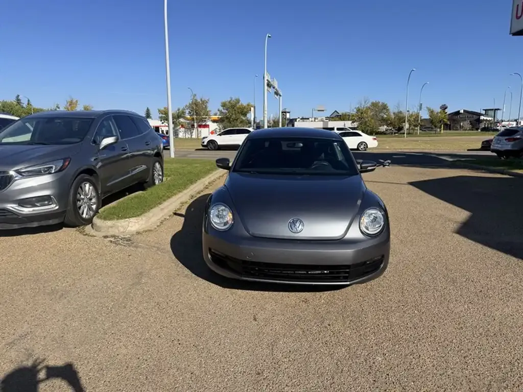 Volkswagen Beetle 2012 photo 2