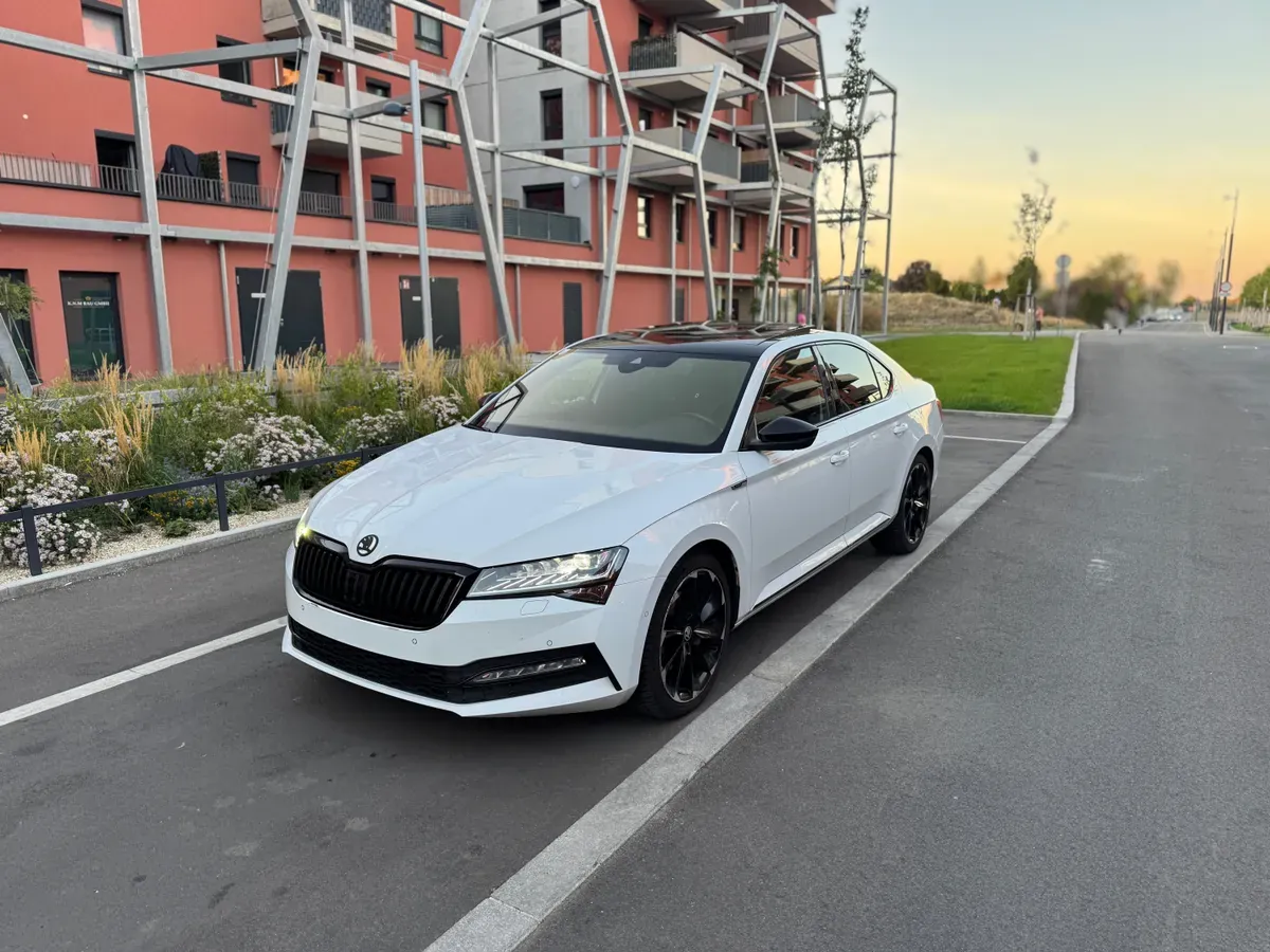 Skoda Superb 2023 photo 2
