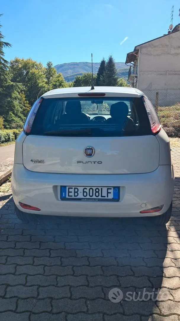 Fiat Grande Punto 2012 photo 3