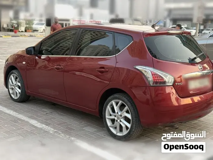 Nissan Tiida 2015 photo 2