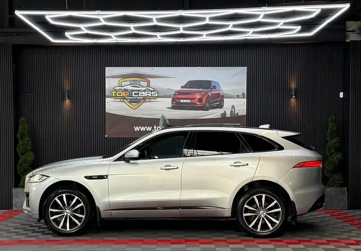 Jaguar F-Pace 2018 photo 4