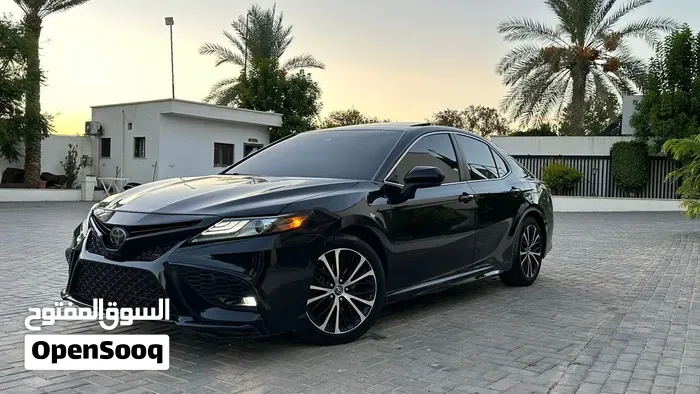 Toyota Camry 2017 photo 2