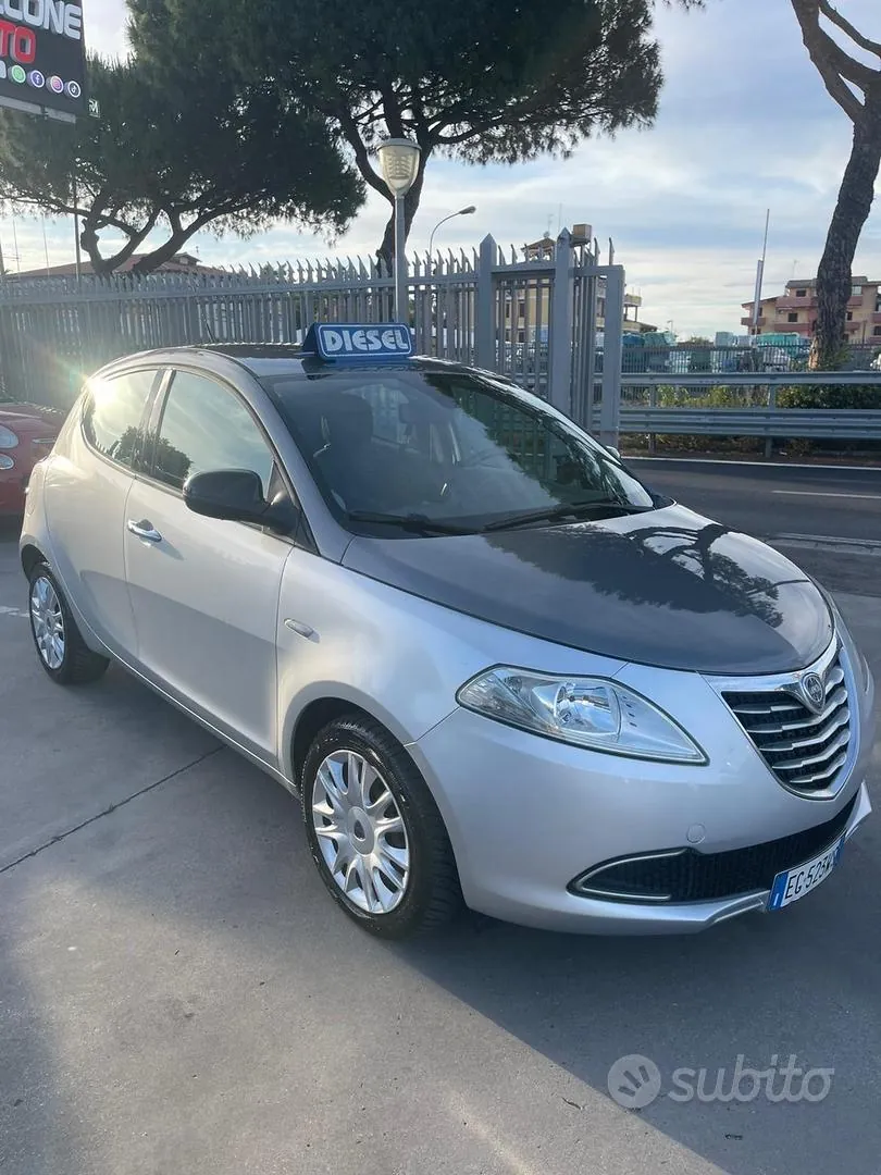 Lancia Ypsilon 2011 photo 2