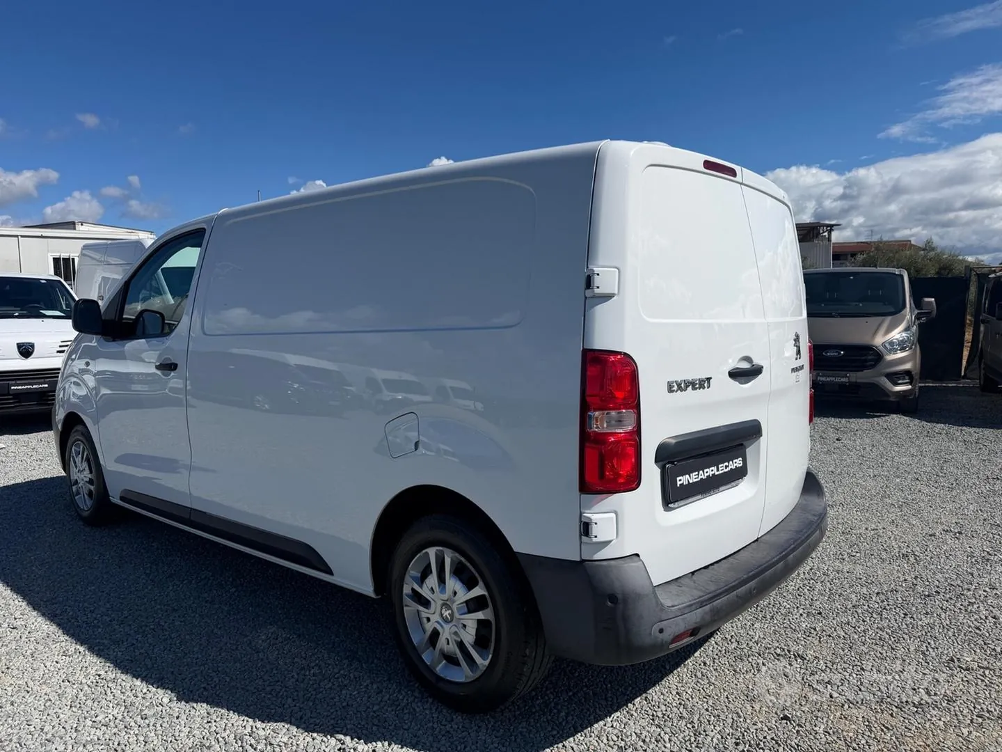 Peugeot Expert 2021 photo 2