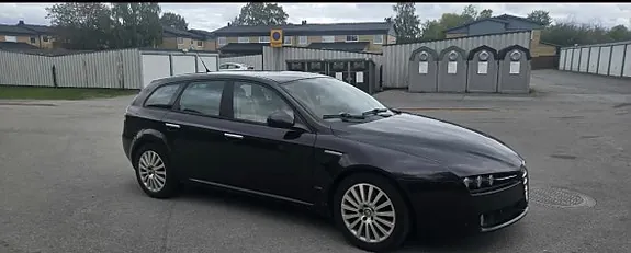Alfa Romeo 159 2009 photo 2