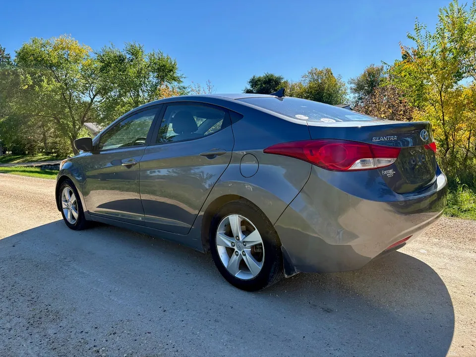 Hyundai Elantra 2012 photo 3