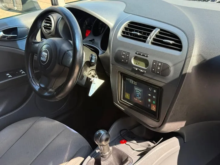Seat Leon 2005 photo 2