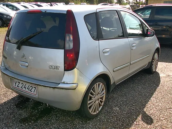 Mitsubishi Colt 2007 photo 4