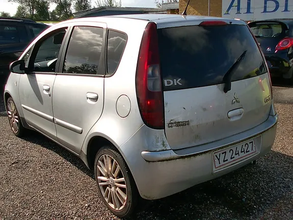Mitsubishi Colt 2007 photo 5