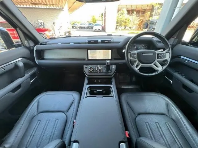 Land Rover Defender 110 2021 photo 2