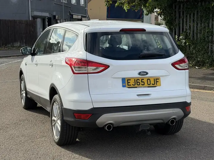 Ford Kuga 2015 photo 3