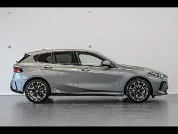 BMW 1 Series 2025 photo 3