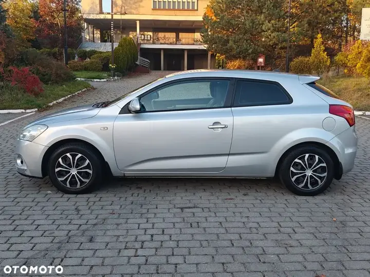 Kia Ceed 2009 photo 5