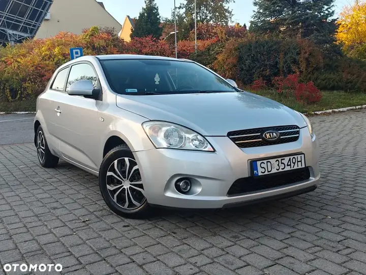 Kia Ceed 2009 photo 4