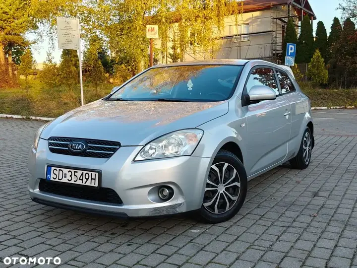 Kia Ceed 2009 photo 2