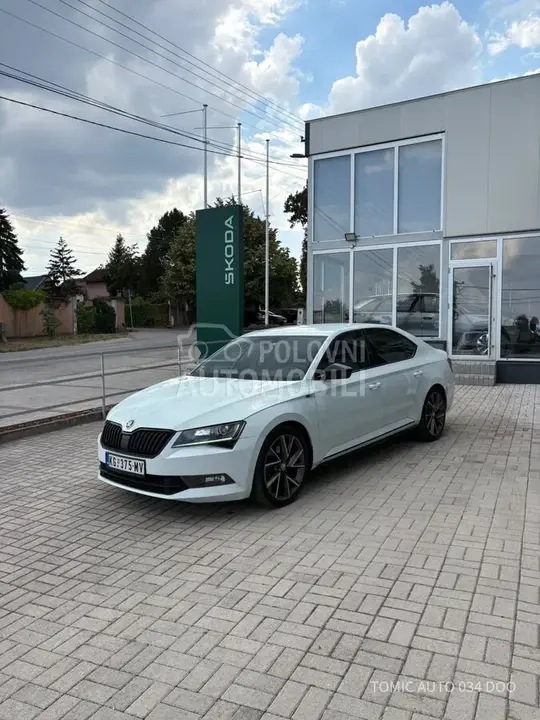 Skoda Superb 2016 photo 2