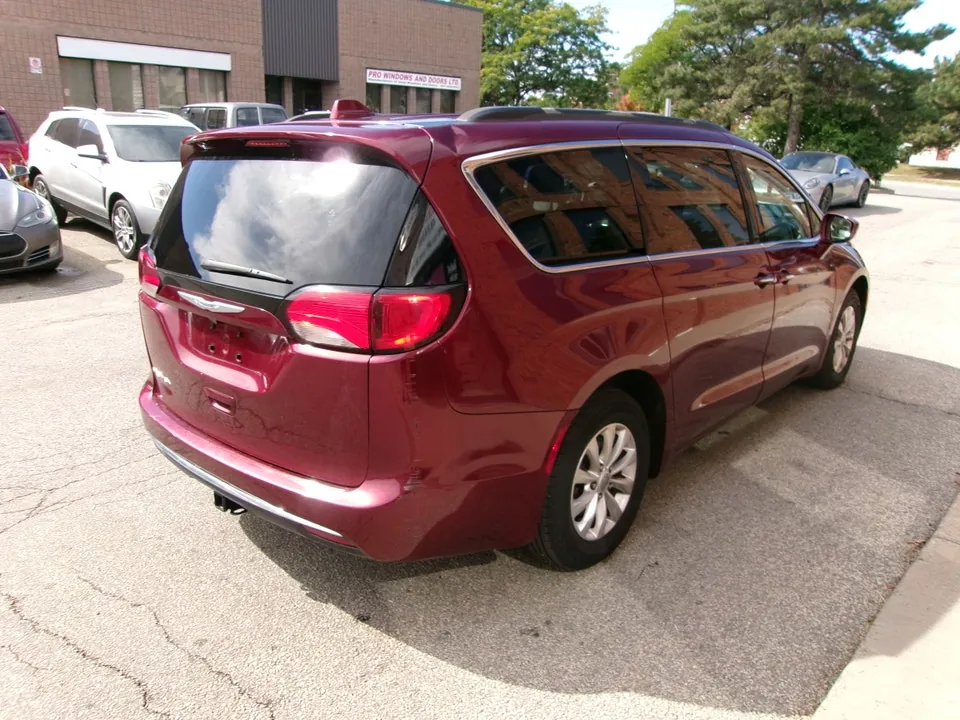 Chrysler Pacifica 2018 photo 4