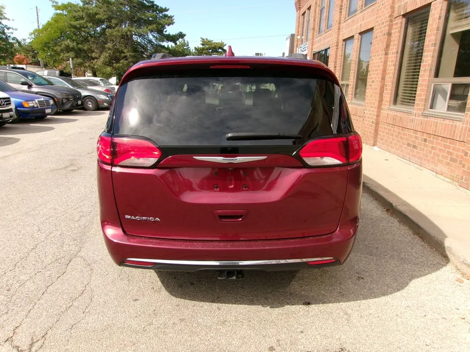 Chrysler Pacifica 2018 photo 5